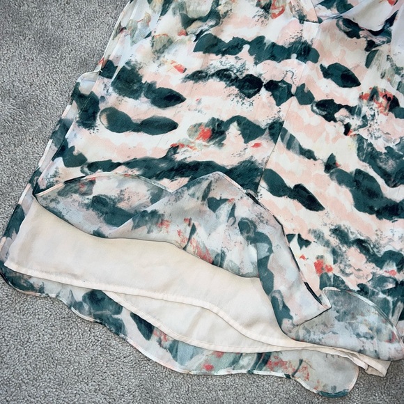 Cabi V-Neck Tank Top - Picture 3 of 8